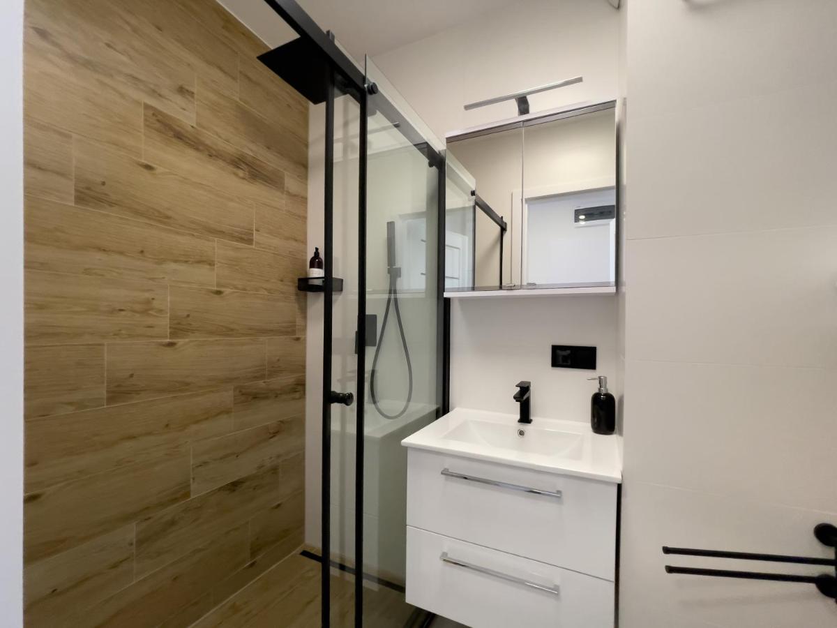 Urban Apartments Premium Baildona 18B, Free Garage, Self Check-In カトヴィツェ エクステリア 写真